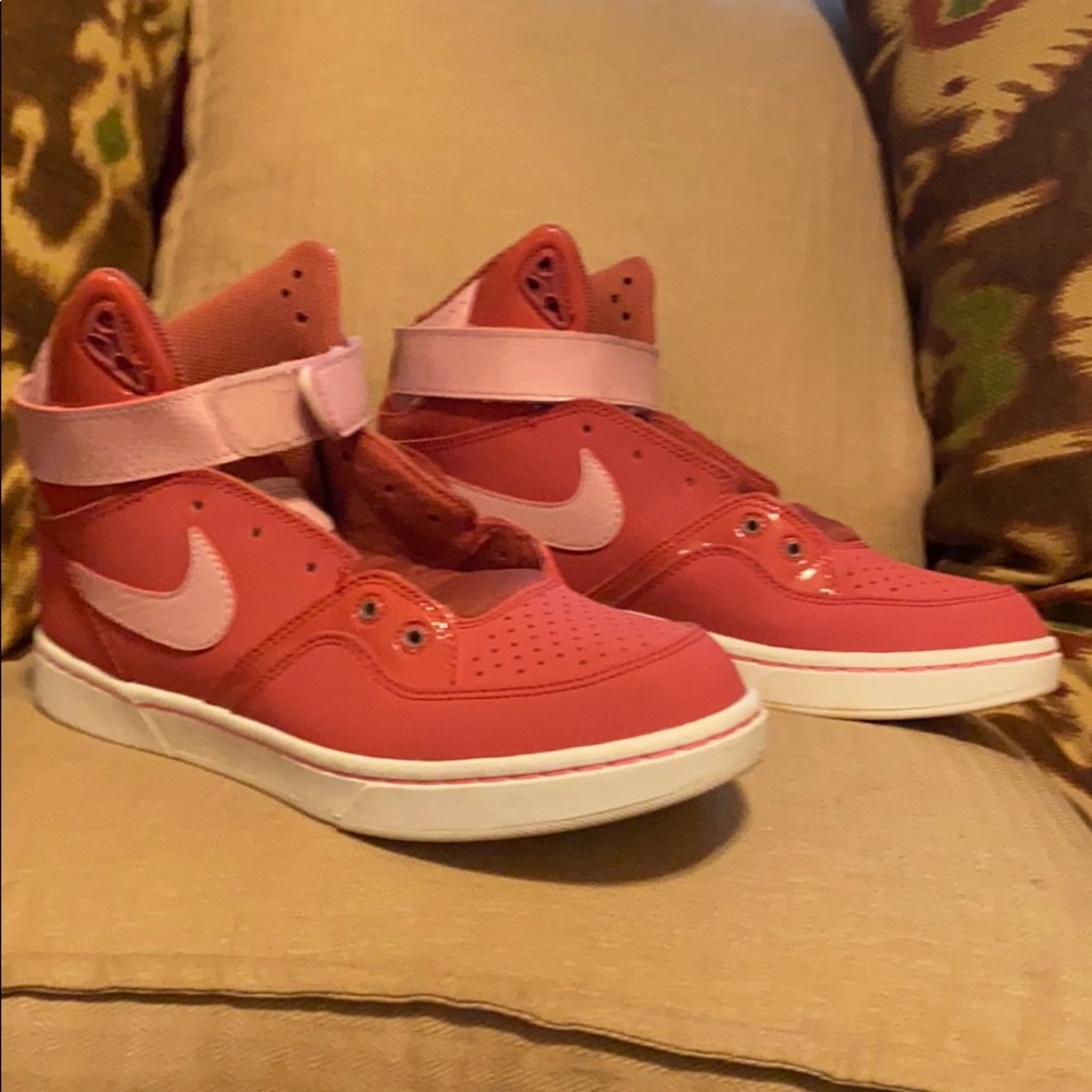 Nike High Tops size 10